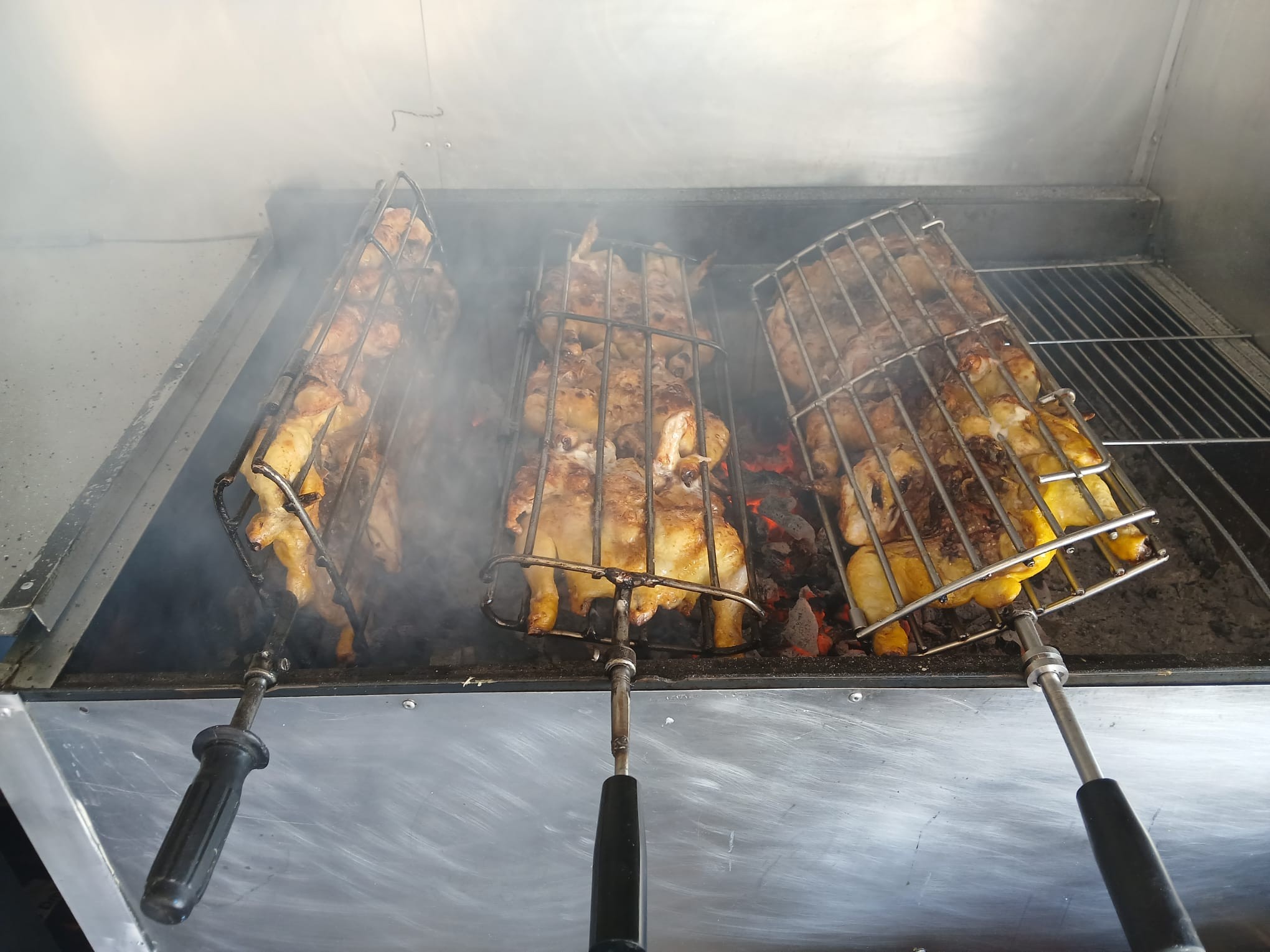 Poulets rôtis à la broche